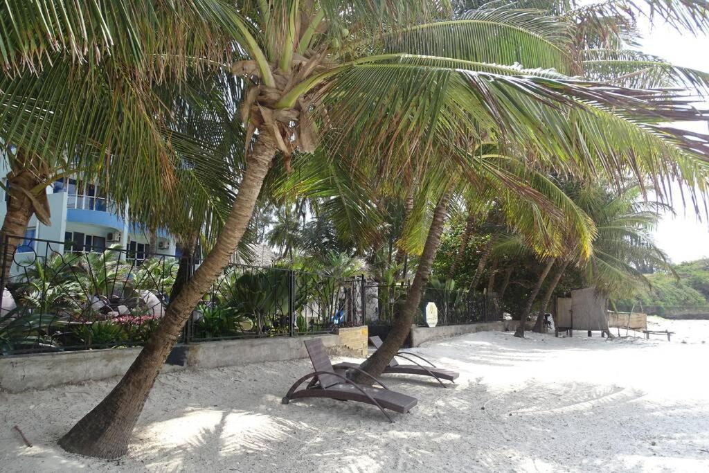 Cowrie Beach Haven Studio Leilighet Mombasa Eksteriør bilde