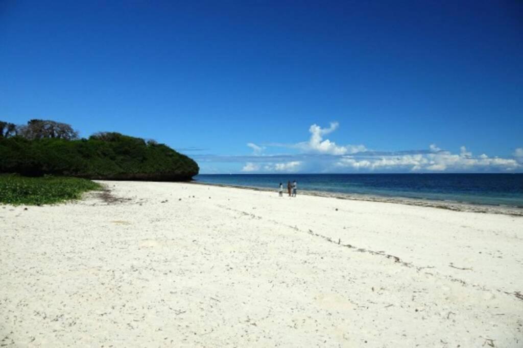 Cowrie Beach Haven Studio Leilighet Mombasa Eksteriør bilde