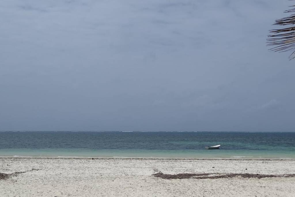Cowrie Beach Haven Studio Leilighet Mombasa Eksteriør bilde